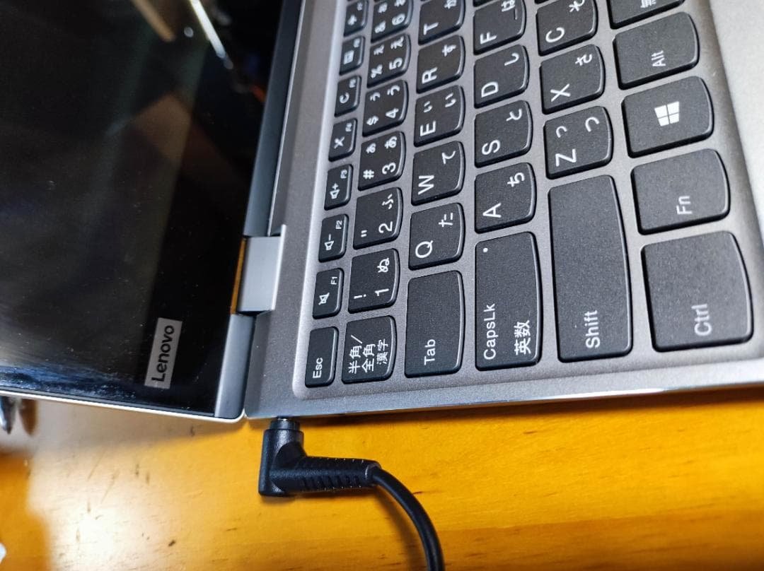 【中古】LENOVO YOGA ノートPC (Windows10)シルバー